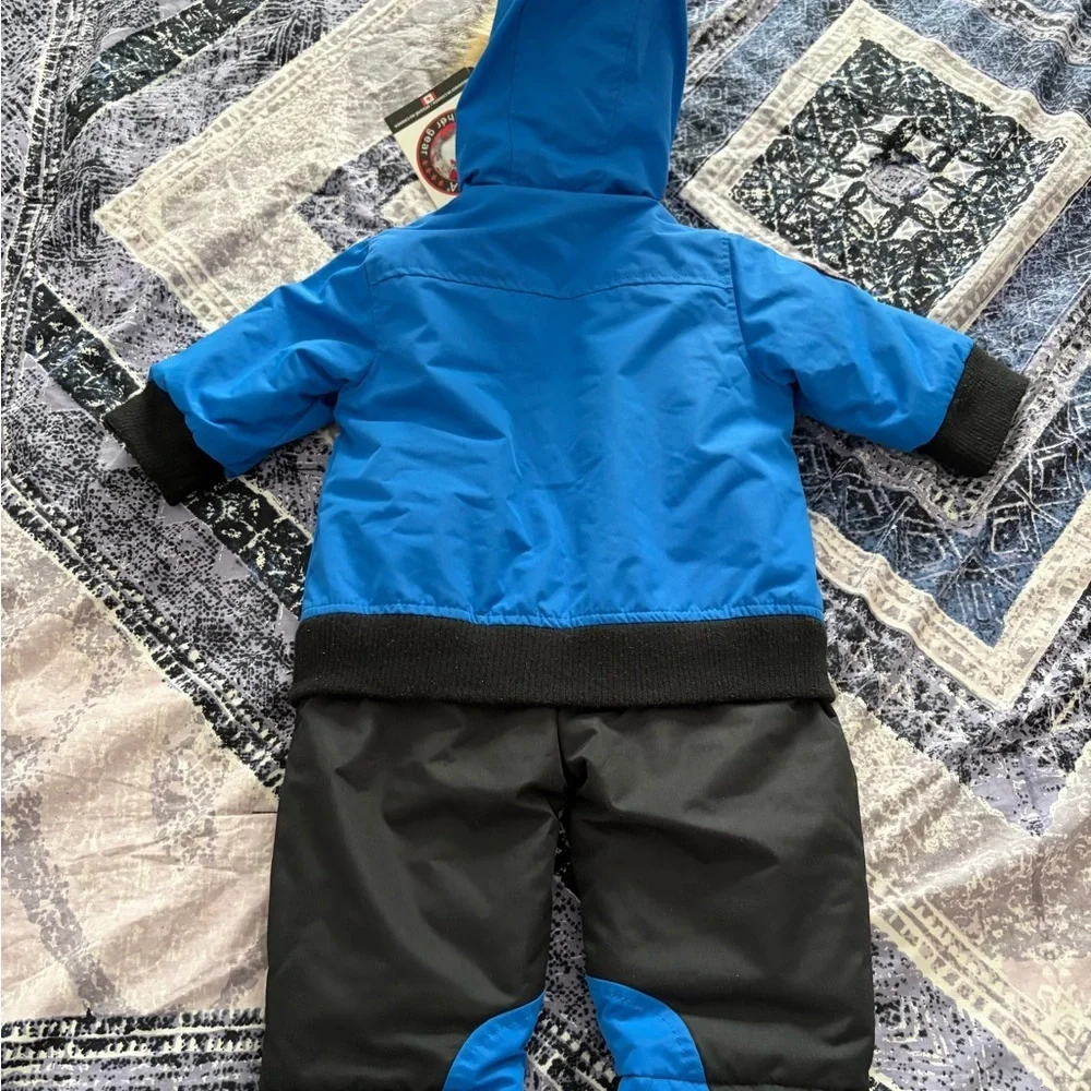 Canada Weather Gear NWT Baby One Piece Bodysuit Snowsuit 6-9 Months